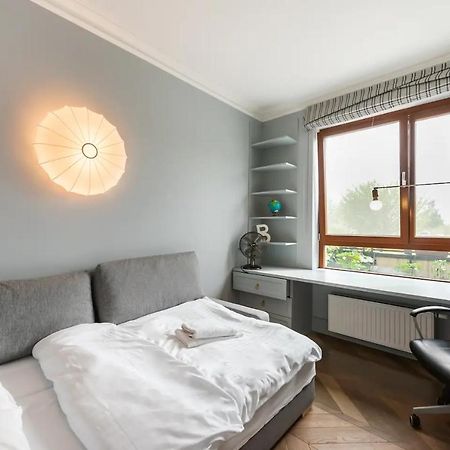 Luxury Garden Apartment Warsaw Exterior photo