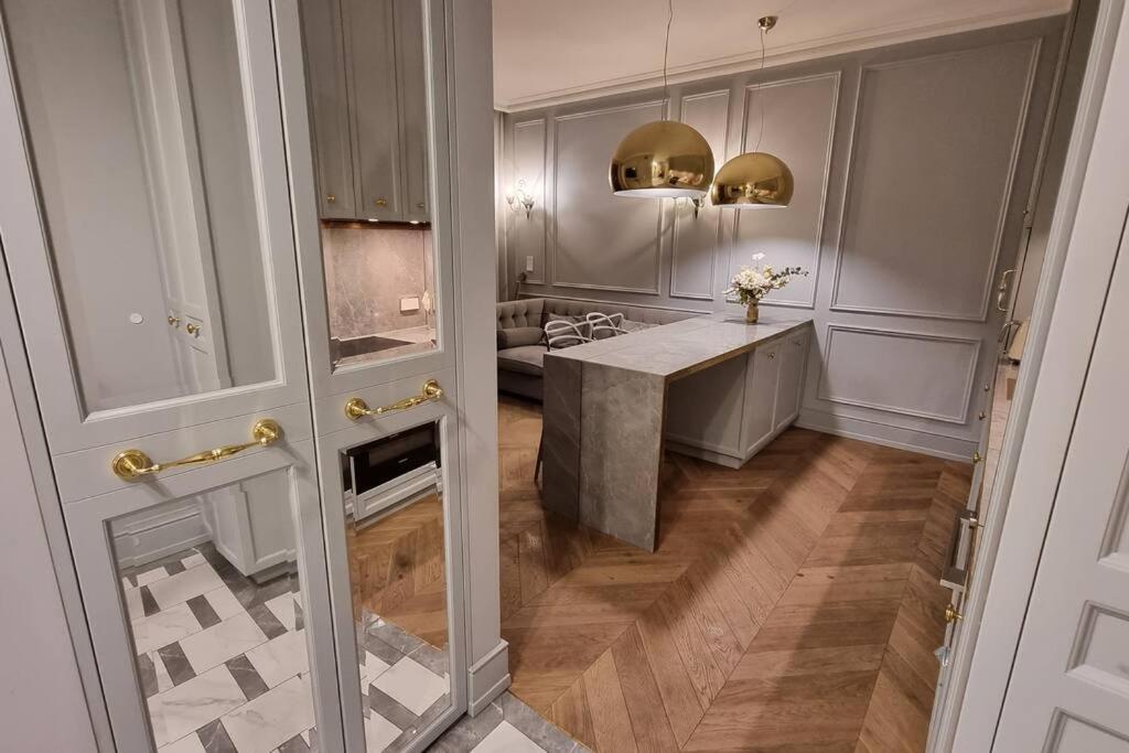 Luxury Garden Apartment Warsaw Exterior photo