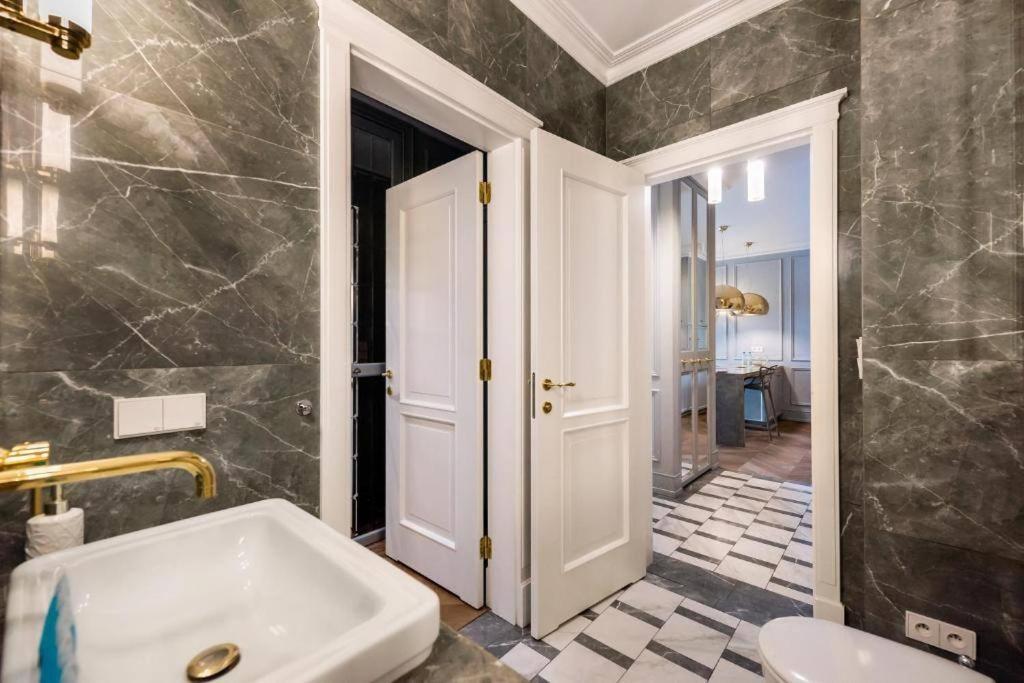 Luxury Garden Apartment Warsaw Exterior photo